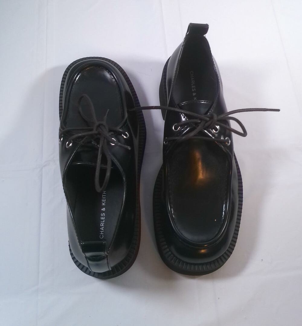 Charles & Keith Chunky Brogues / Womens US Size 6.5 / New w/out Tag